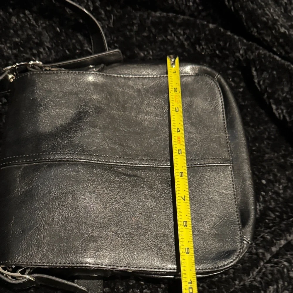 Elegant Black Men's Messenger Bag